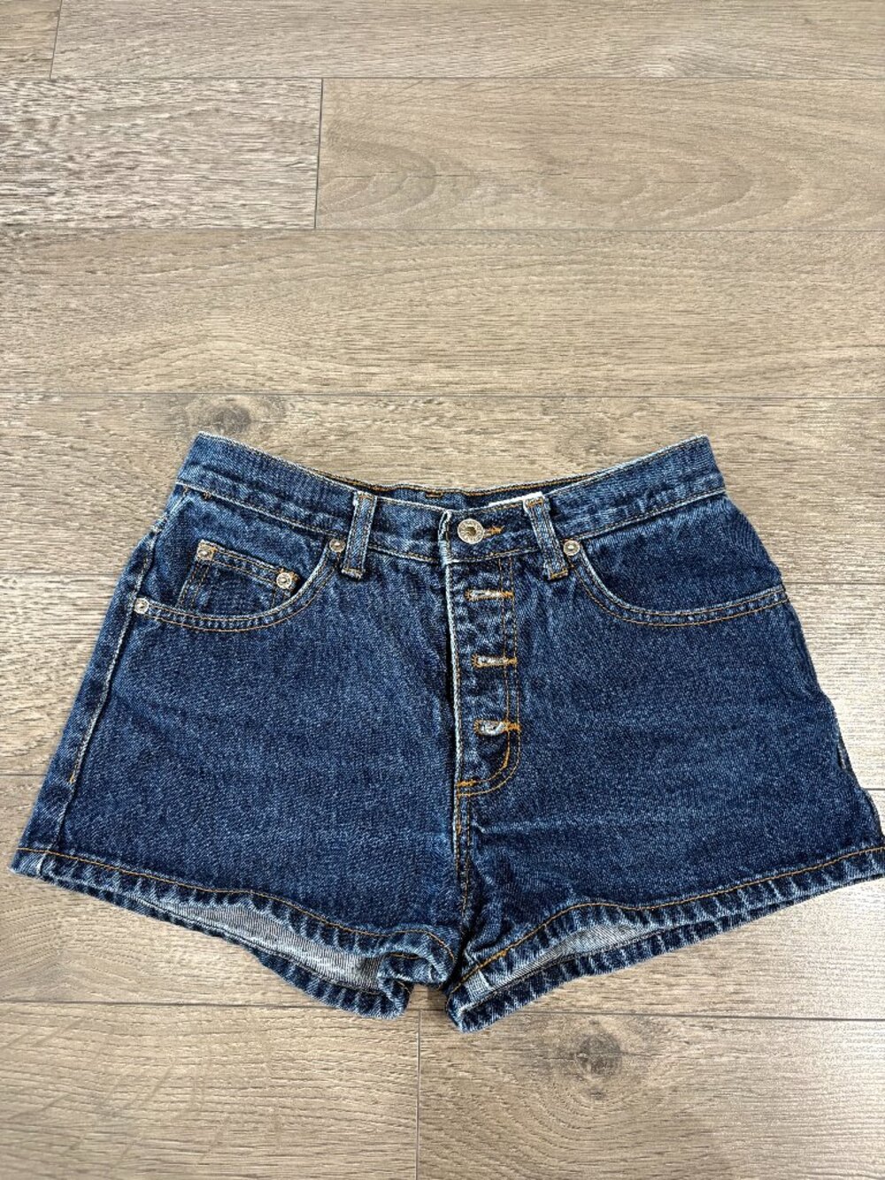 Ladies Eunina Blue Denim Shorts – Size 7 – Great Condition